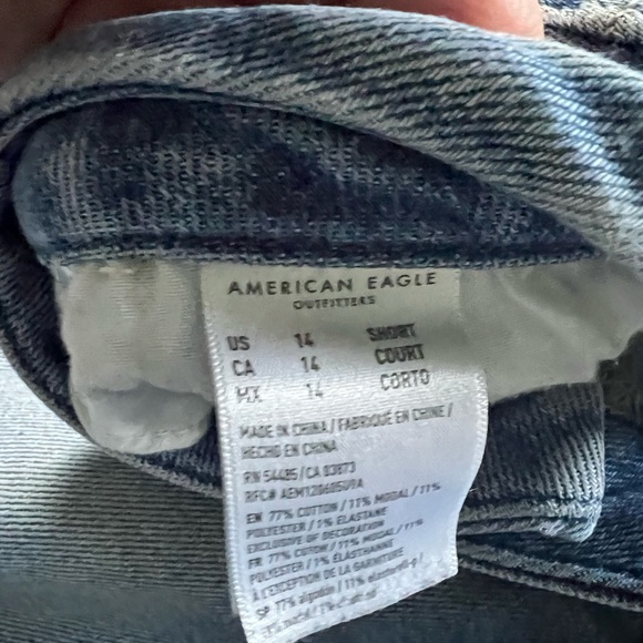 AE slightly used ladies stretch jeans size 14S from  a smoke-free home - Picture 6 of 8